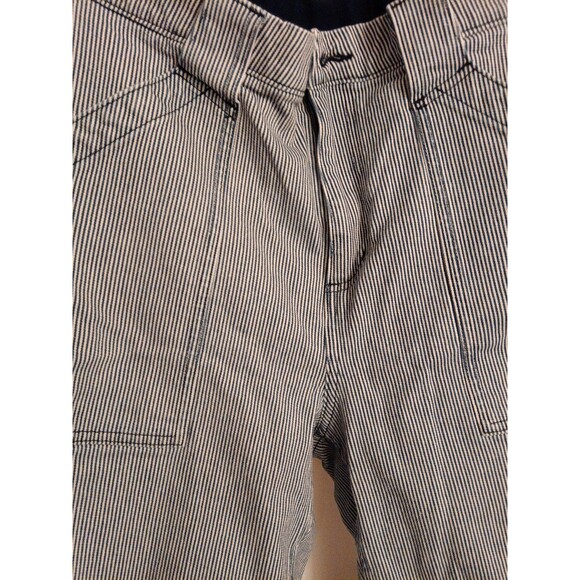 Women’s Duluth Trading Co. Shorts Size 14 Blue White Striped Carpenter Pockets - Picture 2 of 4